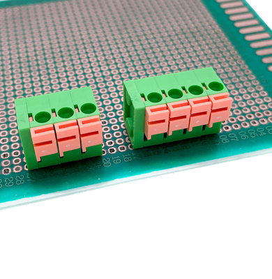 Frühlings-Verteiler-vertikaler Verdrahtungs-Eintritt 5.08mm Neigung PWBs Screwless