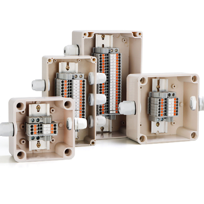 IP65 Wasserdichte Kabel-Kreuzung Box 1 in 3 aus 80 * 160 * 55mm mit PT2.5 Din Rail Terminal Blöcke