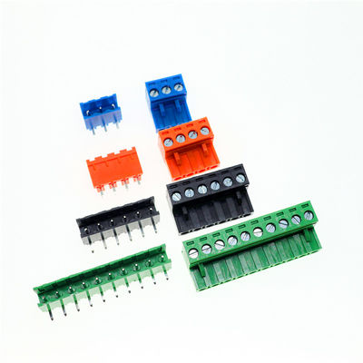 Blaue 5.08mm Abstandsteckbare Schraubklemme-Klemmenblöcke pWBs verstopfen + rechtwinkliges Pin Header