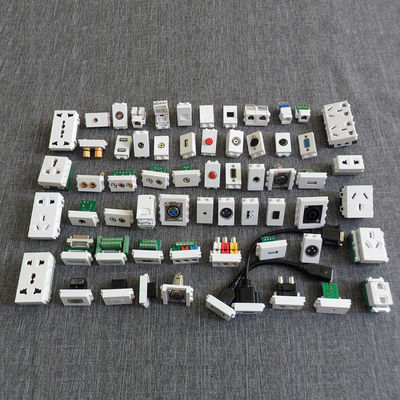 Multimedia-Frontplatten-Wand-Platten-Ausgang-Verteiler-Sockel-Platte VGAs HDMI USB