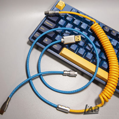 Mechanisches Tastatur-Kabel umwickelte das Verbindungsstück der Luftfahrt-YC8, das USB-Art-c Schnittstelle verbindet