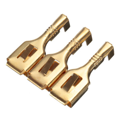 6.3mm Falz-Terminalunterkunftauto-elektrische Verbindungsstücke 1 Weise Pin zu 8 Möglichkeit Pin