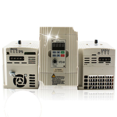 Frequenz Wechselstrom-Servofahrer 0.4kw 0.75kw 1.5kw 3 pH 380V - Inverter-Delta 460V VFD015M43B kompatibel