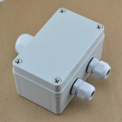 IP65 Wasserdichte Kabel-Kreuzung Box 80*130*70mm mit UK2.5B Din Rail Terminal Blöcke 1 in 3 aus