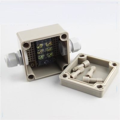 Einschließungs-Projekt-Anschlusskasten 86*84*60mm Pastic imprägniern elektrischer mit Drüsen-Verbindungsstücken