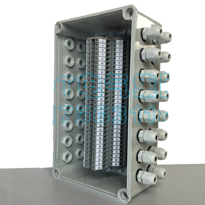 Elektrischer Einschließungs-Rohr-Anschlusskasten 250*150*200mm mit Schienen-Verteilern 600V 32A des Lärm-UKK5